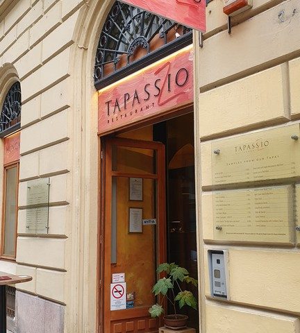 https://karpatiaettermek.hu/wp-content/uploads/2020/11/Tapassio-bar-8-432x480.jpg