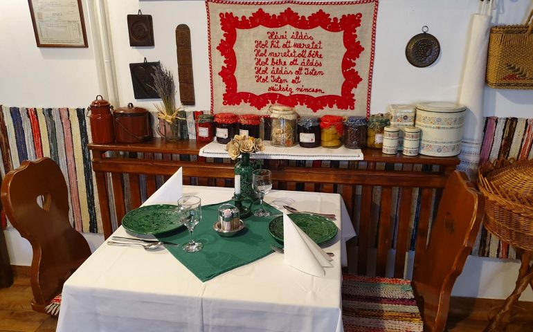 https://karpatiaettermek.hu/wp-content/uploads/2020/12/Bekescsaba-Hargita-etterem-2-770x480.jpg