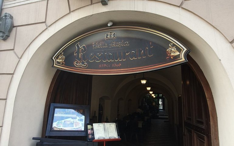 https://karpatiaettermek.hu/wp-content/uploads/2020/12/Brasso-Bella-Muzica-etterem-1-770x480.jpg