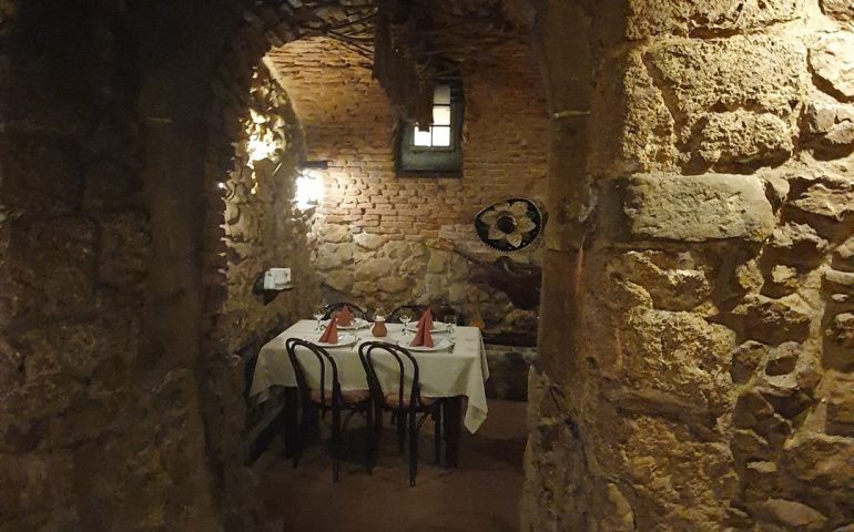 https://karpatiaettermek.hu/wp-content/uploads/2020/12/Brasso-Bella-Muzica-etterem-2-770x480.jpg