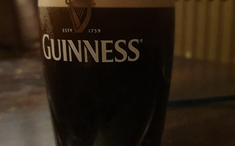 https://karpatiaettermek.hu/wp-content/uploads/2020/12/Brasso-Deane-s-Irish-Pub-4-770x480.jpg