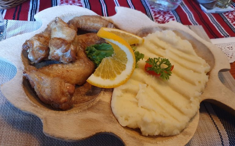 https://karpatiaettermek.hu/wp-content/uploads/2020/12/Csikszereda-Gambrinus-csarda-8-770x480.jpg