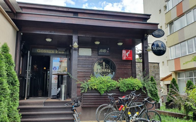 https://karpatiaettermek.hu/wp-content/uploads/2020/12/Csikszereda-Gosser-Pub-2-770x480.jpg