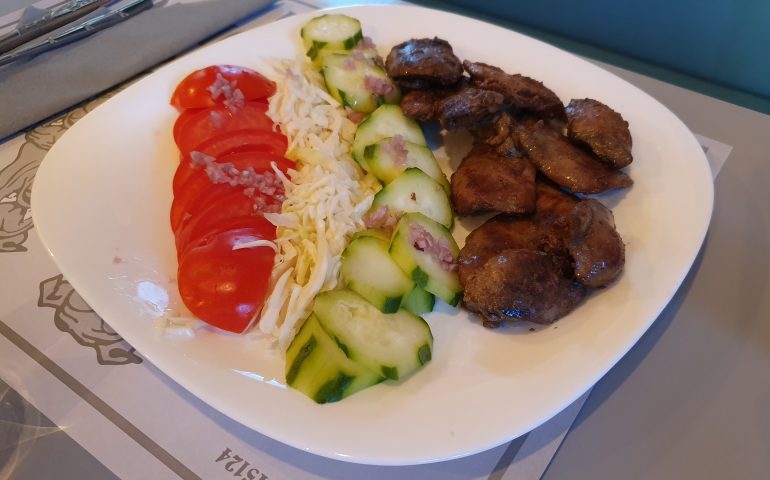 https://karpatiaettermek.hu/wp-content/uploads/2020/12/Csikszereda-Otkutya-etterem-7-770x480.jpg