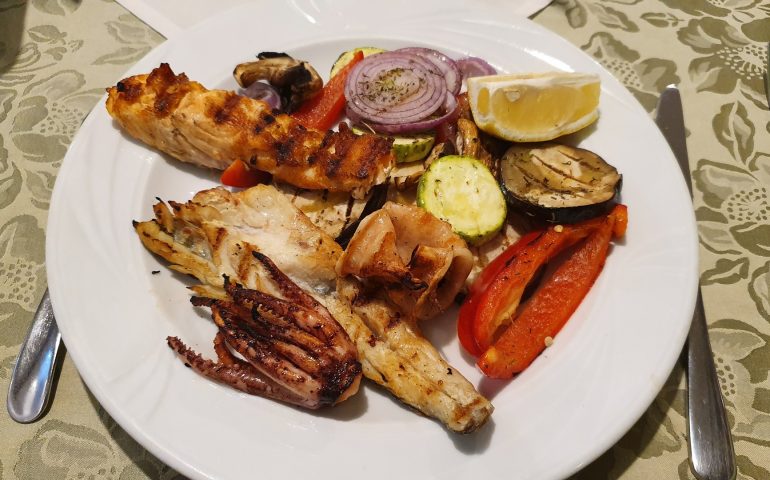 https://karpatiaettermek.hu/wp-content/uploads/2020/12/Csikszereda-San-Gennaro-etterem-es-pizzeria-6-770x480.jpg