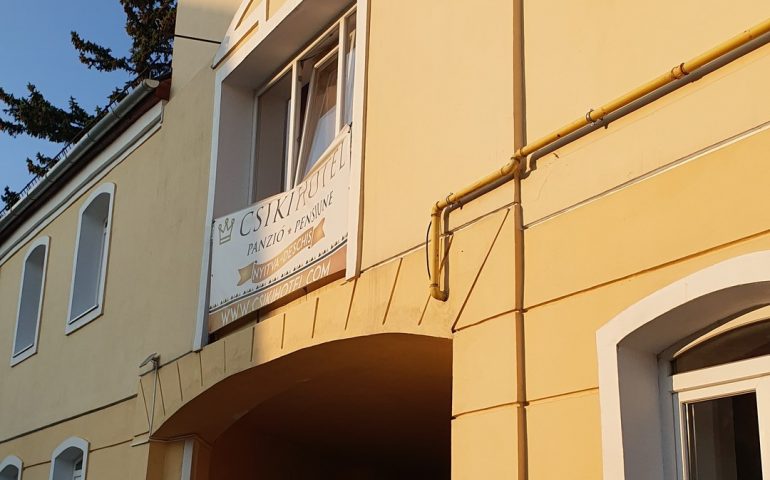 https://karpatiaettermek.hu/wp-content/uploads/2020/12/Csikszereda-Via-Napoli-pizzeria-1-770x480.jpg