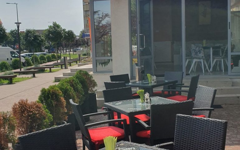 https://karpatiaettermek.hu/wp-content/uploads/2020/12/Deva-Grizzly-bisztro-2-770x480.jpg