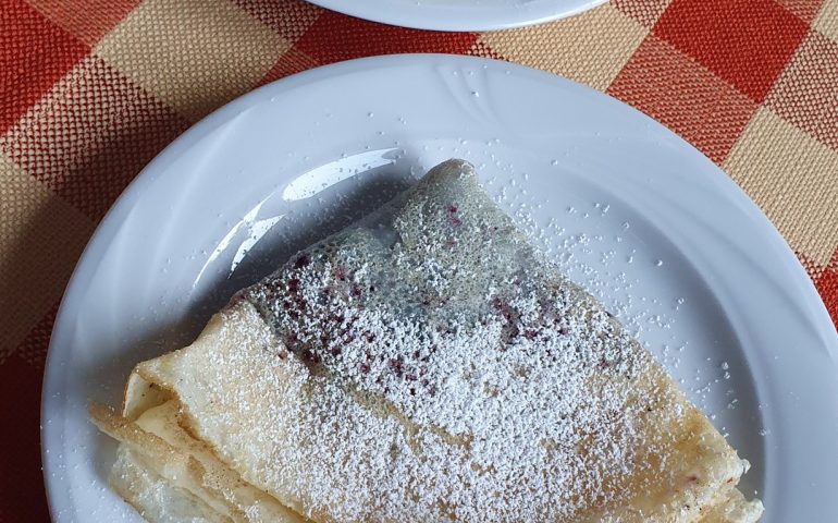 https://karpatiaettermek.hu/wp-content/uploads/2021/01/Csikszereda-Piricske-Mountain-Resort-Hegyi-Piheno-etterem-bar-8-770x480.jpg