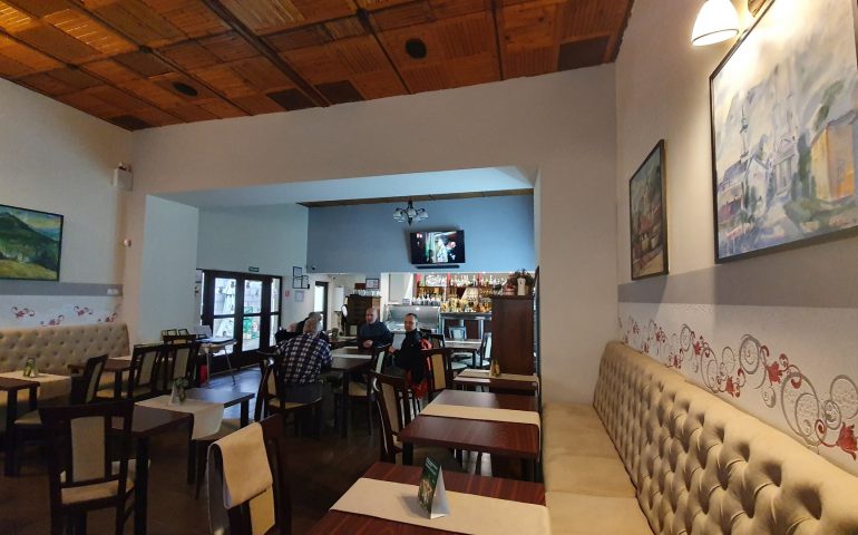 https://karpatiaettermek.hu/wp-content/uploads/2021/01/Felsobanya-Moc-bisztro-2-770x480.jpg