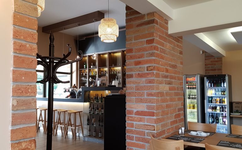 https://karpatiaettermek.hu/wp-content/uploads/2021/01/Gyula-Corner-pub-es-etterem-3-770x480.jpg