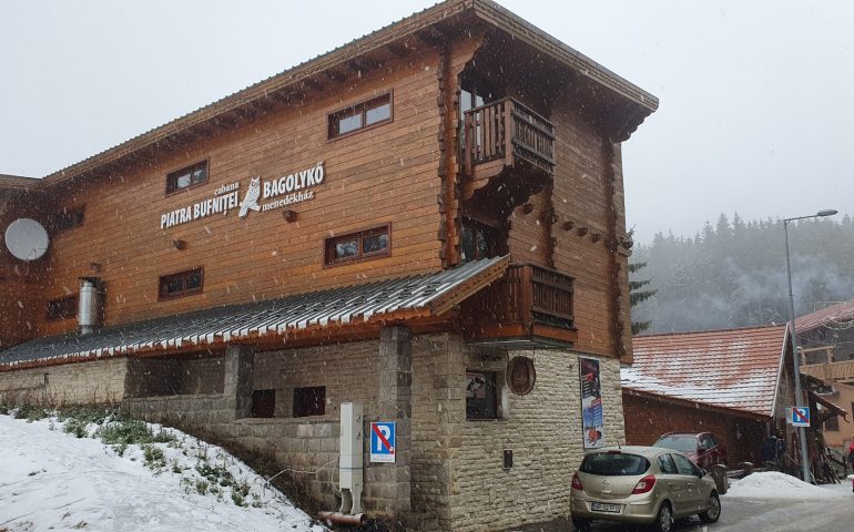 https://karpatiaettermek.hu/wp-content/uploads/2021/01/Hargita-Furdo-Bagolyko-Etterem-3-770x480.jpg