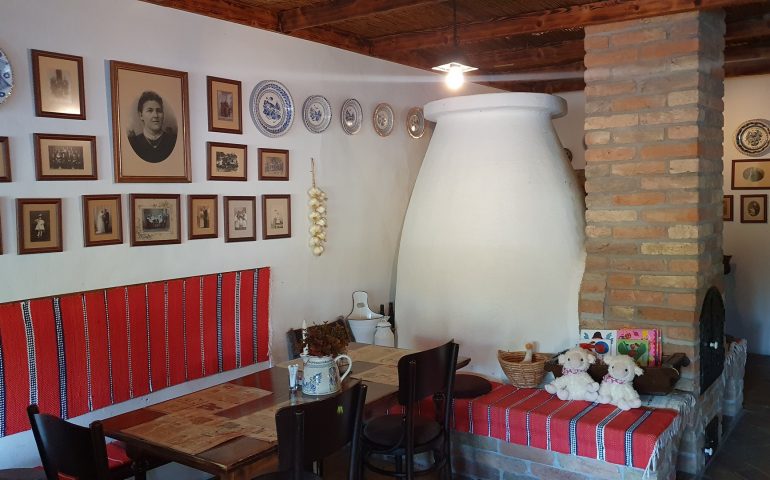 https://karpatiaettermek.hu/wp-content/uploads/2021/01/Hodmezovasarhely-Kokenydombi-csarda-3-770x480.jpg