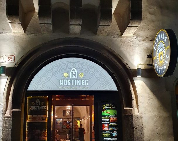 https://karpatiaettermek.hu/wp-content/uploads/2021/01/Kassa-Pivovar-Hostinec-Etterem-10-608x480.jpg