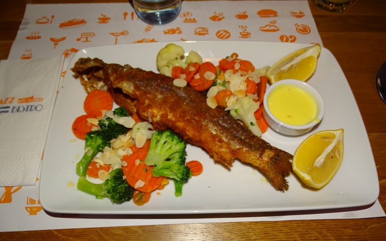 https://karpatiaettermek.hu/wp-content/uploads/2021/01/Kezdivasarhely-Jazz-bistro-5-770x480.jpg