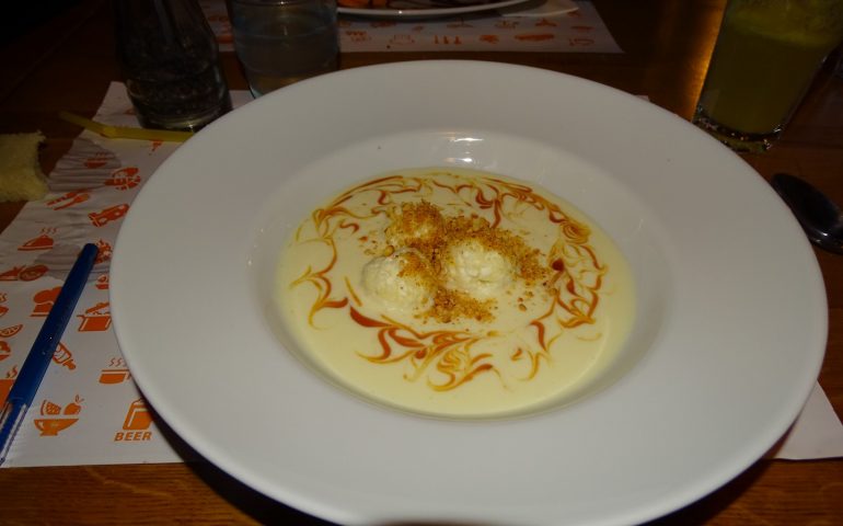 https://karpatiaettermek.hu/wp-content/uploads/2021/01/Kezdivasarhely-Jazz-bistro-7-770x480.jpg