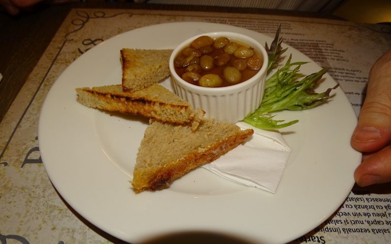 https://karpatiaettermek.hu/wp-content/uploads/2021/01/Kolozsvar-Bistro-1568-Bisztro-1-770x480.jpg