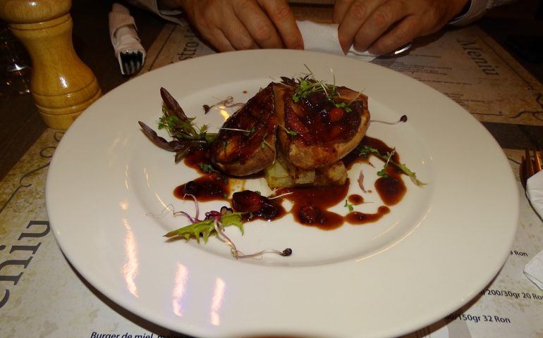https://karpatiaettermek.hu/wp-content/uploads/2021/01/Kolozsvar-Bistro-1568-Bisztro-3-770x480.jpg