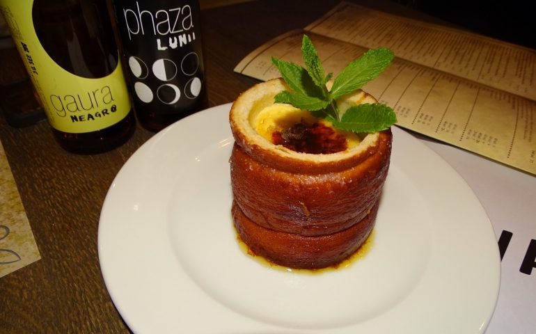 https://karpatiaettermek.hu/wp-content/uploads/2021/01/Kolozsvar-Bistro-1568-Bisztro-4-770x480.jpg