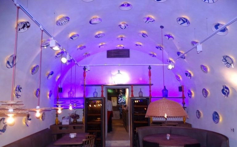 https://karpatiaettermek.hu/wp-content/uploads/2021/01/Kolozsvar-Bistro-1568-Bisztro-5-770x480.jpg