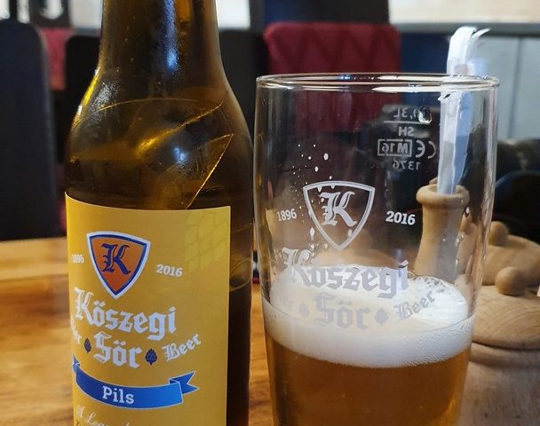 https://karpatiaettermek.hu/wp-content/uploads/2021/01/Koszeg-Becsikapu-Etterem-6-608x480.jpg