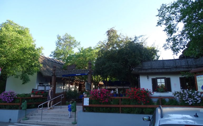 https://karpatiaettermek.hu/wp-content/uploads/2021/01/Lajosmizse-Oreg-tanyacsarda-csarda-4-770x480.jpg