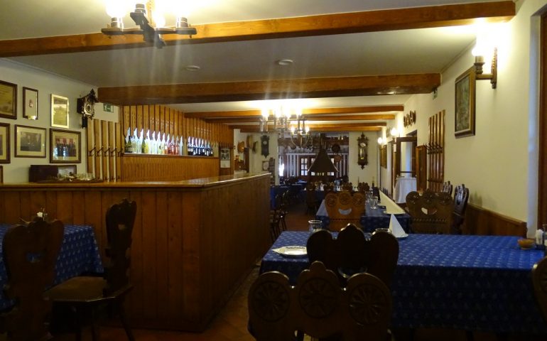 https://karpatiaettermek.hu/wp-content/uploads/2021/01/Lajosmizse-Oreg-tanyacsarda-csarda-5-770x480.jpg