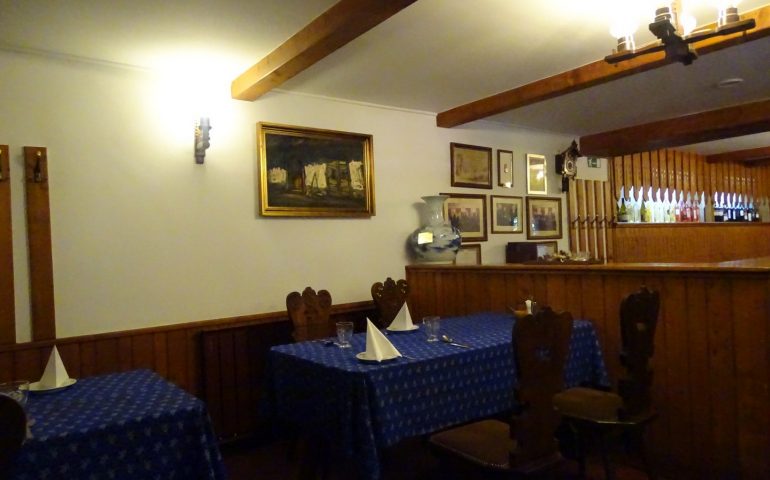 https://karpatiaettermek.hu/wp-content/uploads/2021/01/Lajosmizse-Oreg-tanyacsarda-csarda-6-770x480.jpg