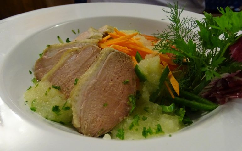 https://karpatiaettermek.hu/wp-content/uploads/2021/01/Lajosmizse-Oreg-tanyacsarda-csarda-7-770x480.jpg
