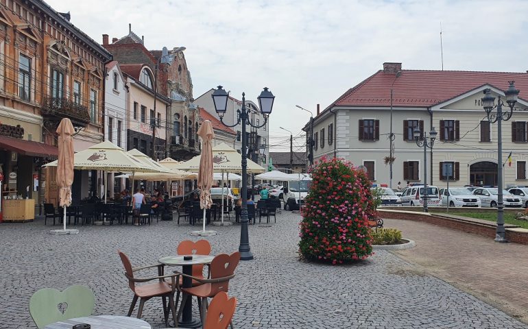 https://karpatiaettermek.hu/wp-content/uploads/2021/01/Lugos-Nostalgia-etterem-1-770x480.jpg