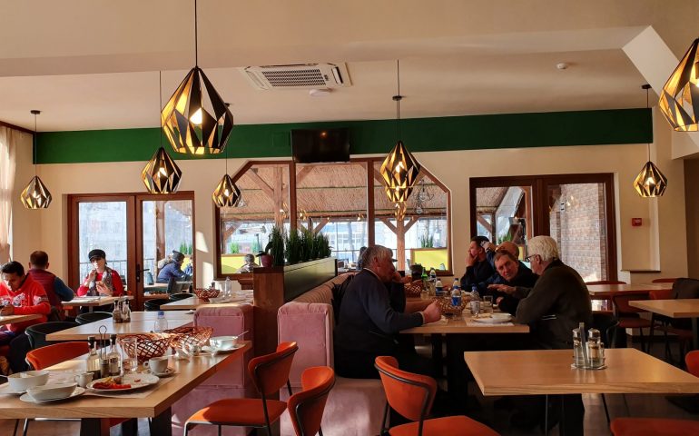 https://karpatiaettermek.hu/wp-content/uploads/2021/01/Marosheviz-Izabella-etterem-5-770x480.jpg