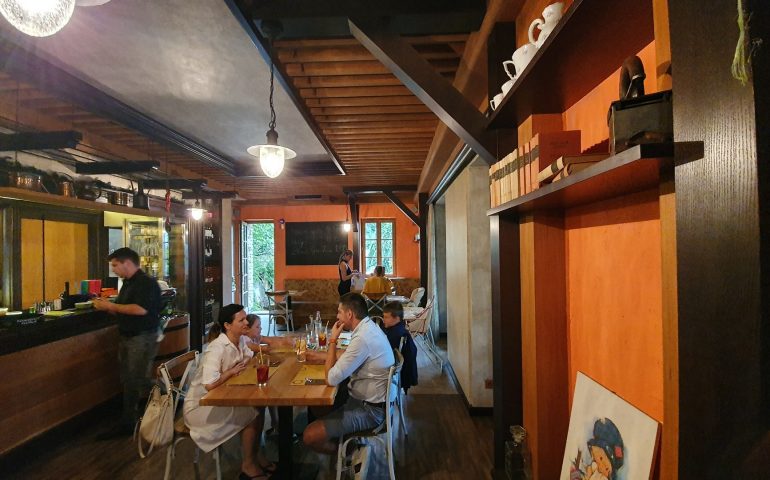 https://karpatiaettermek.hu/wp-content/uploads/2021/01/Sumeg-Terazza-Bisztro-Bar-2-770x480.jpg