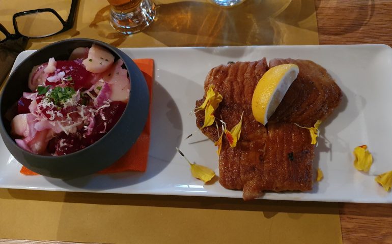 https://karpatiaettermek.hu/wp-content/uploads/2021/01/Sumeg-Terazza-Bisztro-Bar-8-770x480.jpg