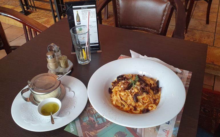 https://karpatiaettermek.hu/wp-content/uploads/2021/01/Szabadka-Boss-Caffe-Pizzeria-6-770x480.jpg