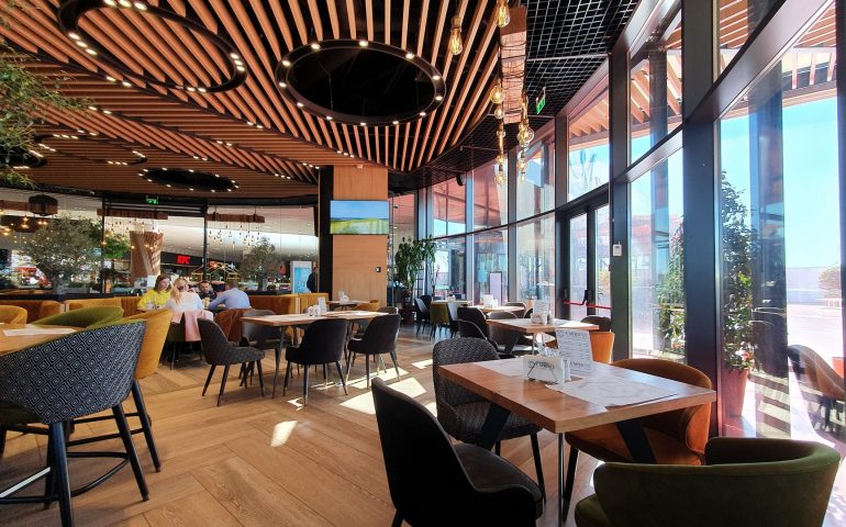 https://karpatiaettermek.hu/wp-content/uploads/2021/01/Szatmarnemeti-Capricii-etterem-4-770x480.jpg