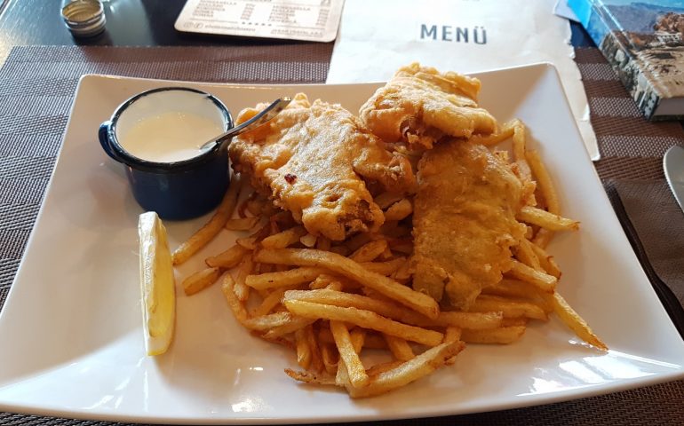 https://karpatiaettermek.hu/wp-content/uploads/2021/01/Szekelyudvarhely-Elemozsia-Street-Food-Etterem-2-770x480.jpg