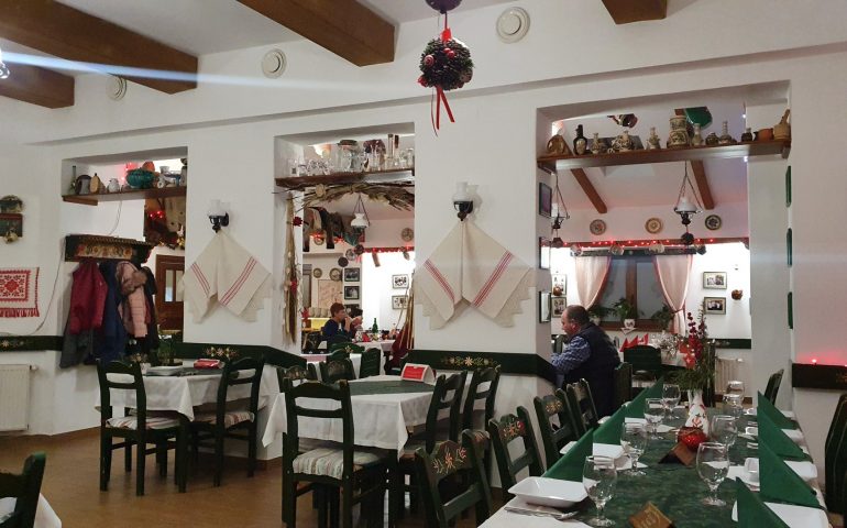 https://karpatiaettermek.hu/wp-content/uploads/2021/01/Szekelyudvarhely-Gizi-fogado-es-csarda-2-770x480.jpg
