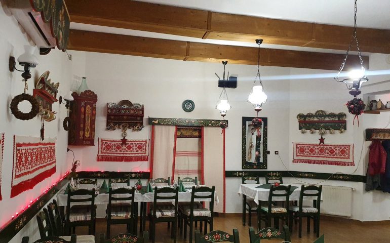 https://karpatiaettermek.hu/wp-content/uploads/2021/01/Szekelyudvarhely-Gizi-fogado-es-csarda-3-770x480.jpg