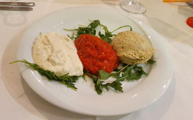 https://karpatiaettermek.hu/wp-content/uploads/2021/01/Szekelyudvarhely-Gonduzo-Etterem-5-770x480.jpg