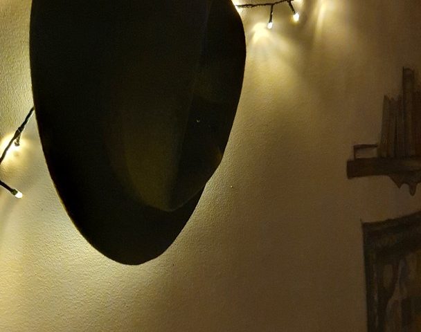 https://karpatiaettermek.hu/wp-content/uploads/2021/01/Szekelyudvarhely-Kalapos-gasztro-pub-3-608x480.jpg