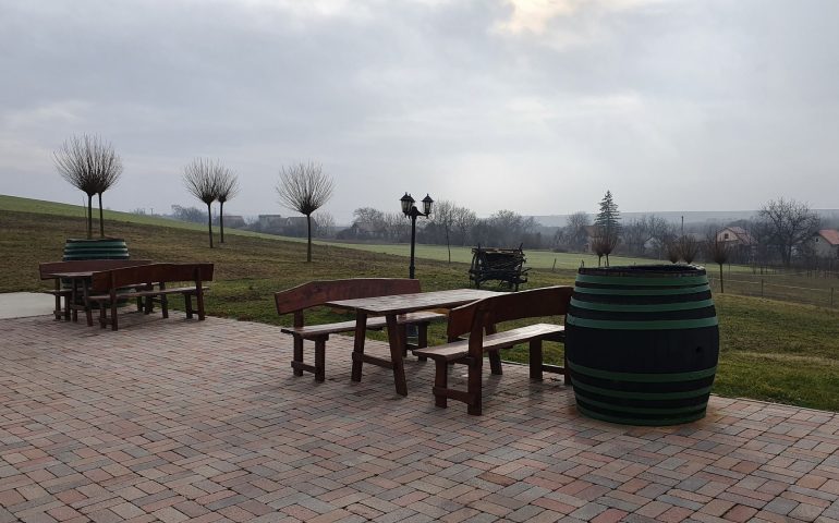 https://karpatiaettermek.hu/wp-content/uploads/2021/01/Szentpeter-Petrus-Vini-Etterem-10-770x480.jpg