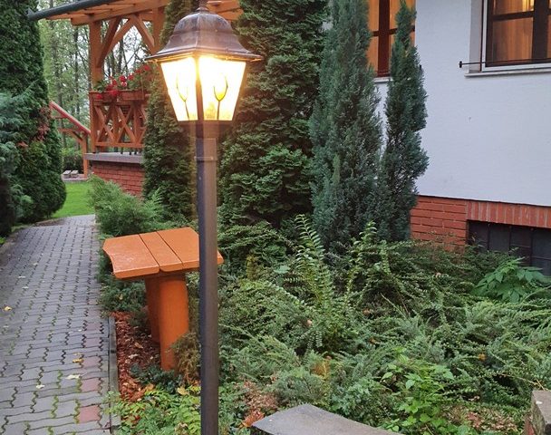 https://karpatiaettermek.hu/wp-content/uploads/2021/01/Tenyo-Dombi-es-fiai-vendeglo-etterem-2-608x480.jpg