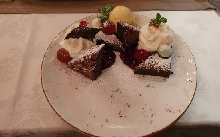 https://karpatiaettermek.hu/wp-content/uploads/2021/01/Tenyo-Dombi-es-fiai-vendeglo-etterem-7-770x480.jpg