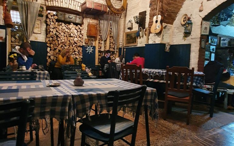 https://karpatiaettermek.hu/wp-content/uploads/2021/01/Zombor-Dalmatinsky-podrum-etterem-3-e1610450097959-770x480.jpg
