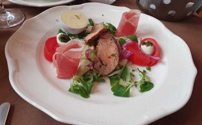 https://karpatiaettermek.hu/wp-content/uploads/2021/02/Budapest-Comme-Chez-Soi-Etterem-4-770x480.jpg