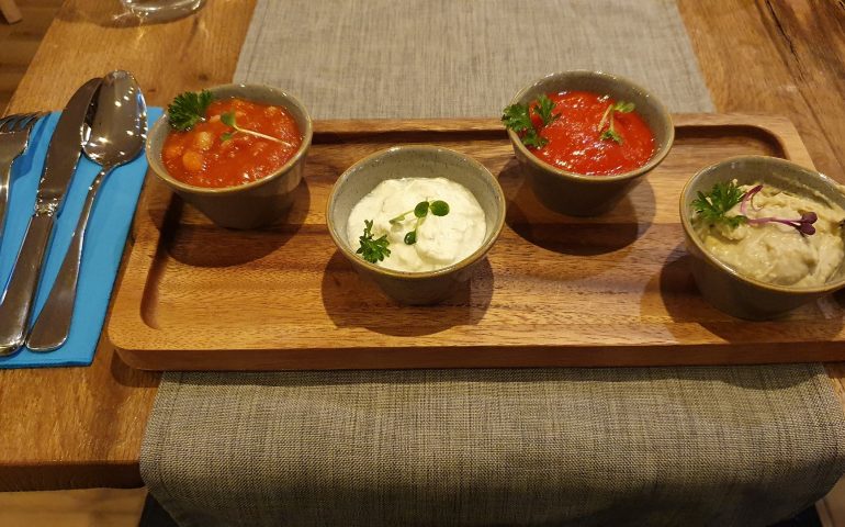 https://karpatiaettermek.hu/wp-content/uploads/2021/02/Budapest-Szek-Etterem-3-770x480.jpg