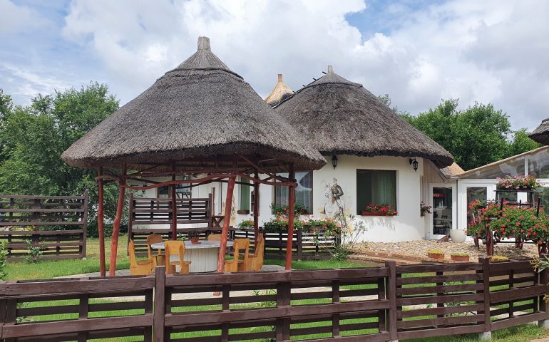 https://karpatiaettermek.hu/wp-content/uploads/2021/02/Gyal-Galopp-Major-Etterem-1-770x480.jpg