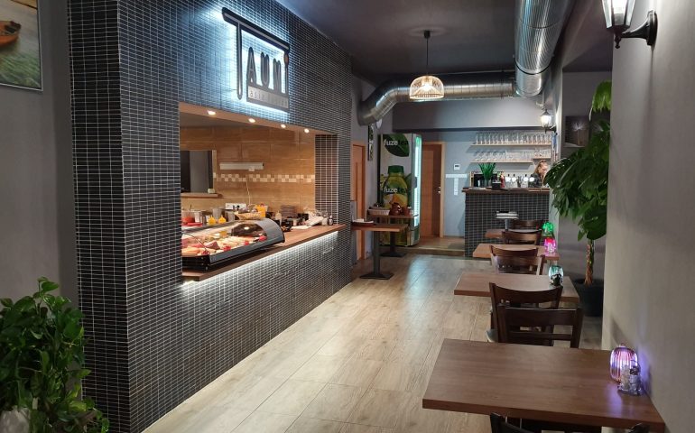https://karpatiaettermek.hu/wp-content/uploads/2021/02/Kassa-Taumi-Etterem-7-770x480.jpg