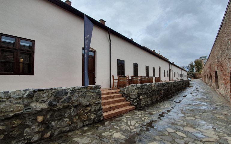 https://karpatiaettermek.hu/wp-content/uploads/2021/02/Nagyvarad-Meridian-Zero-Etterem-3-770x480.jpg