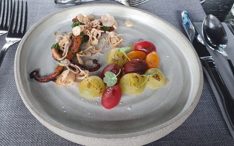 https://karpatiaettermek.hu/wp-content/uploads/2021/02/Somlovasarhely-Kreinbacher-Etterem-2-770x480.jpg