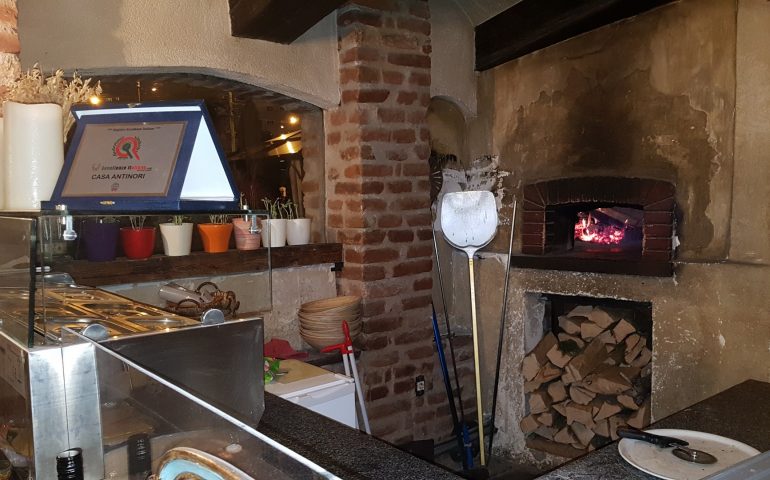 https://karpatiaettermek.hu/wp-content/uploads/2021/02/Temesvar-Casa-Antinori-Etterem-1-770x480.jpg